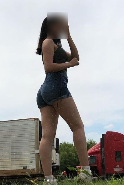 <a href='https://www.sexyplace.club/usuario5/post/573'>
				<i class='fas fa-chevron-down'></i> Foto 4</a>